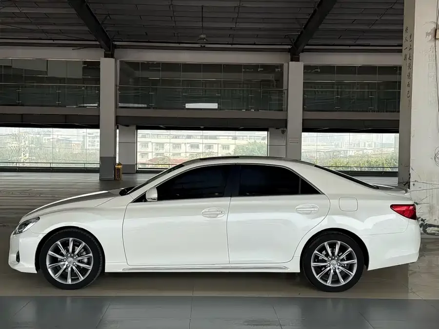 Toyota Reiz