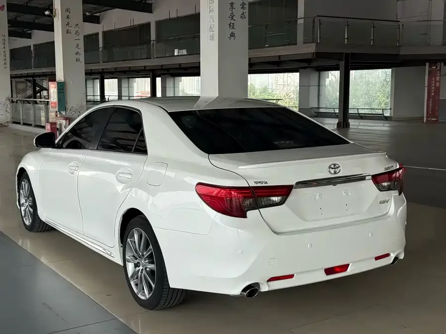 Toyota Reiz