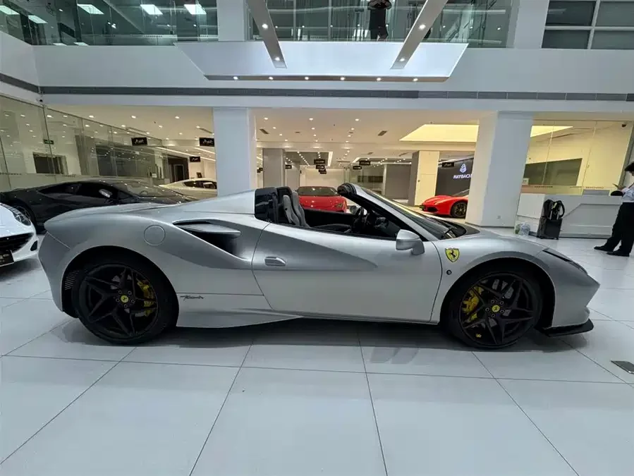 Ferrari F8