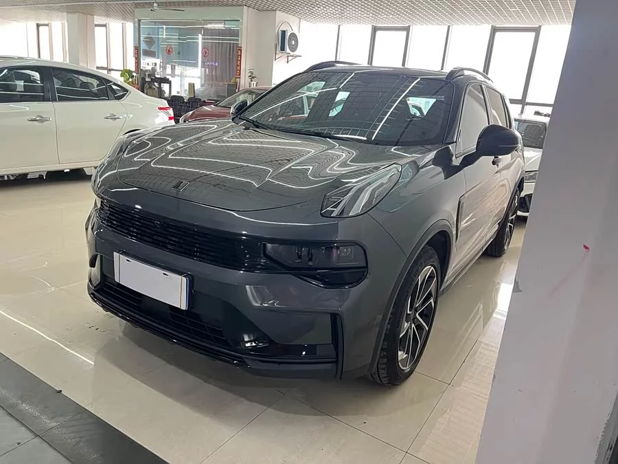 Lynk & Co 01
