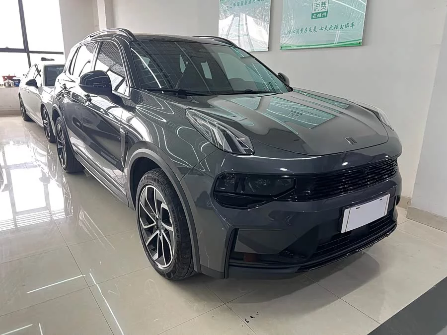Lynk & Co 01