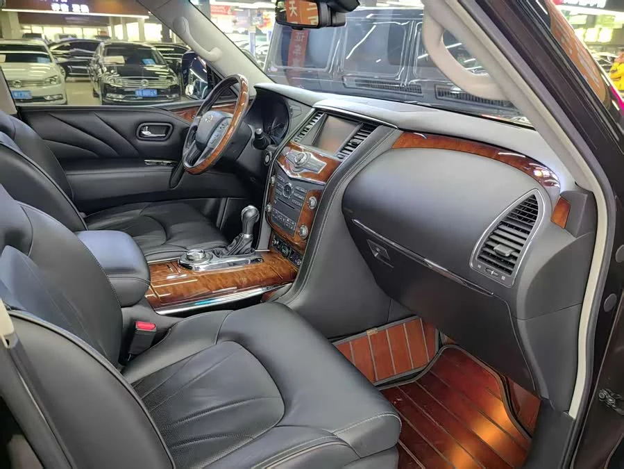 Infiniti QX80