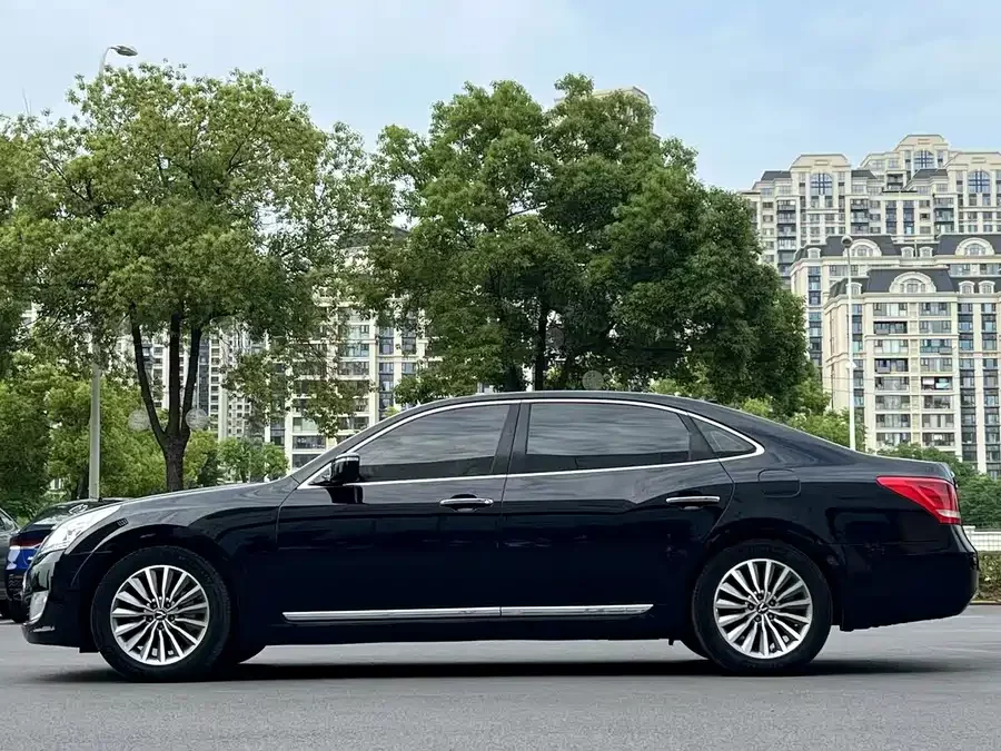 Hyundai Equus