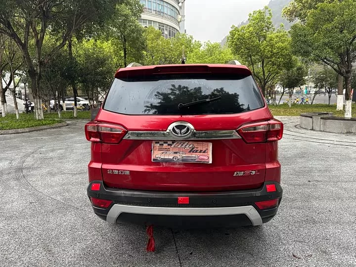 BAIC S3