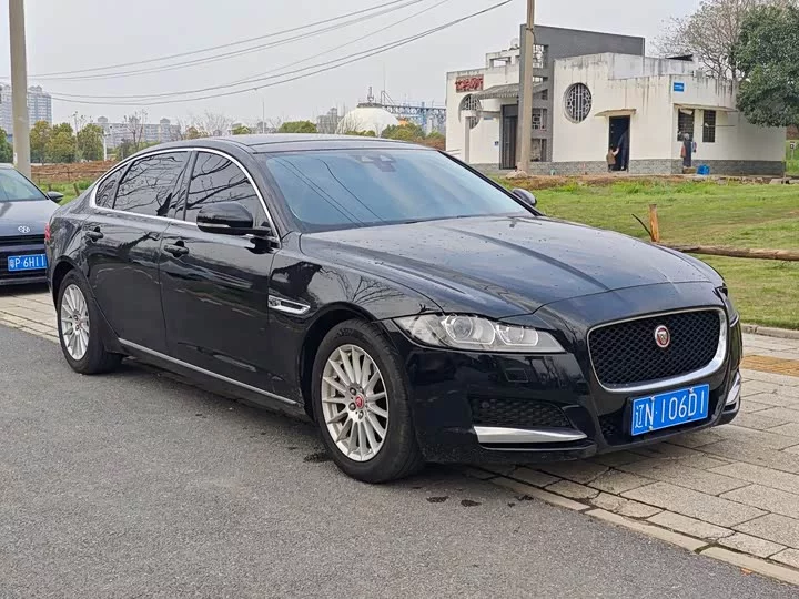 Jaguar XFL