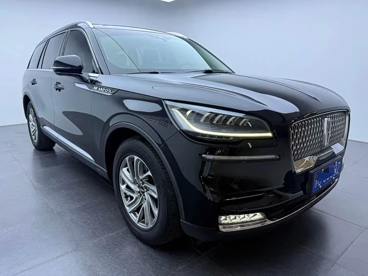 Lincoln aviator