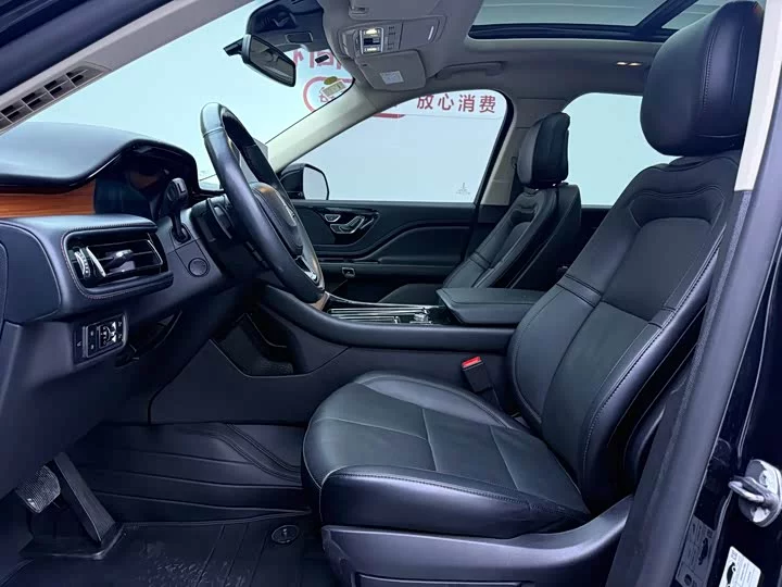 Lincoln aviator