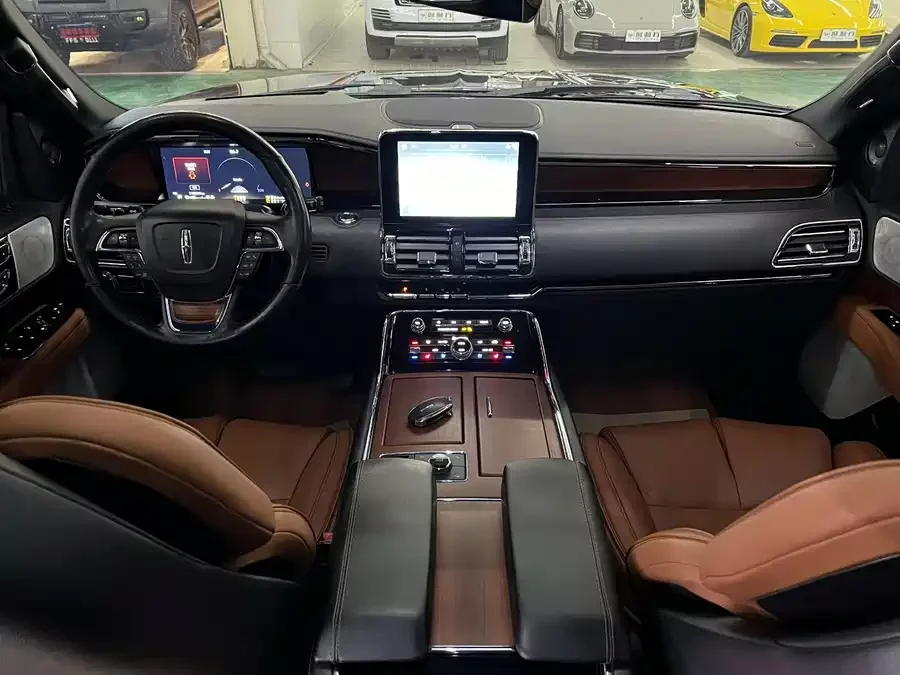 Lincoln Navigator