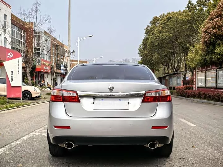 Renault latitude