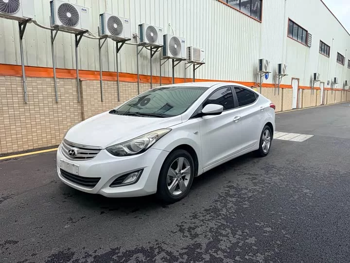 Hyundai Elantra