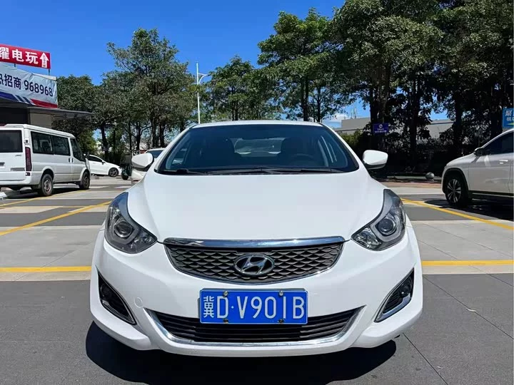 Hyundai Elantra