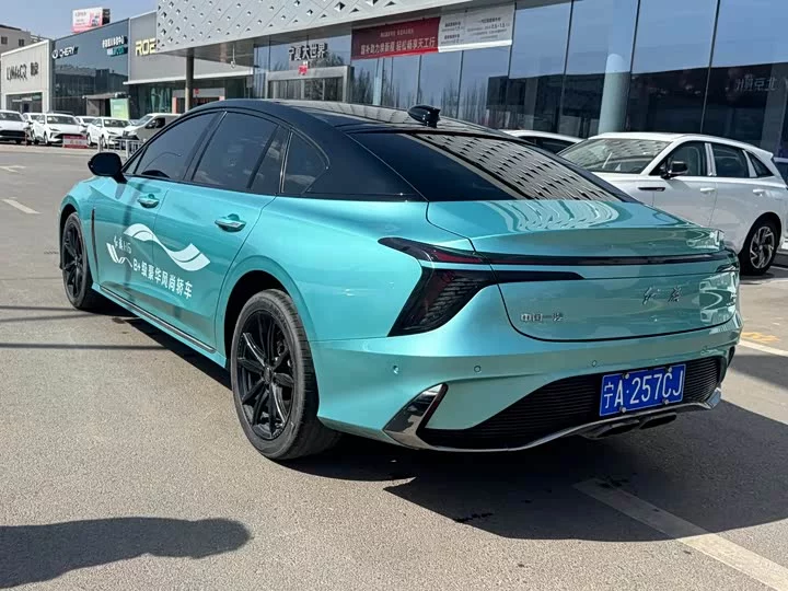 Hongqi H6