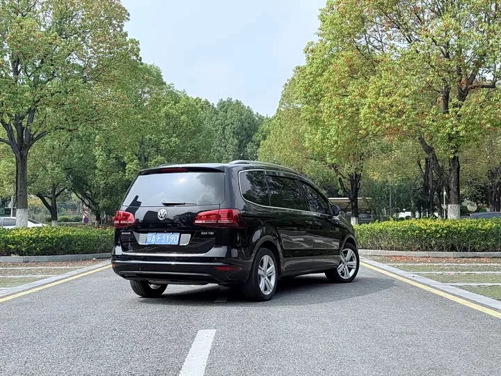 Volkswagen Sharon