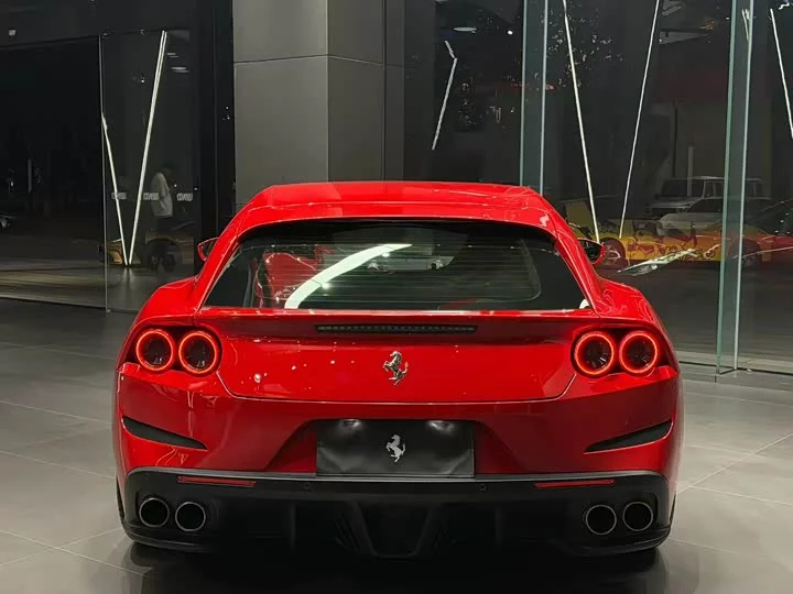 ferrari GTC4Lusso