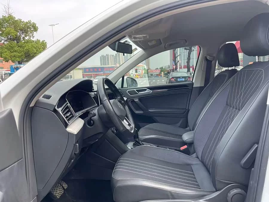 Volkswagen Tiguan L