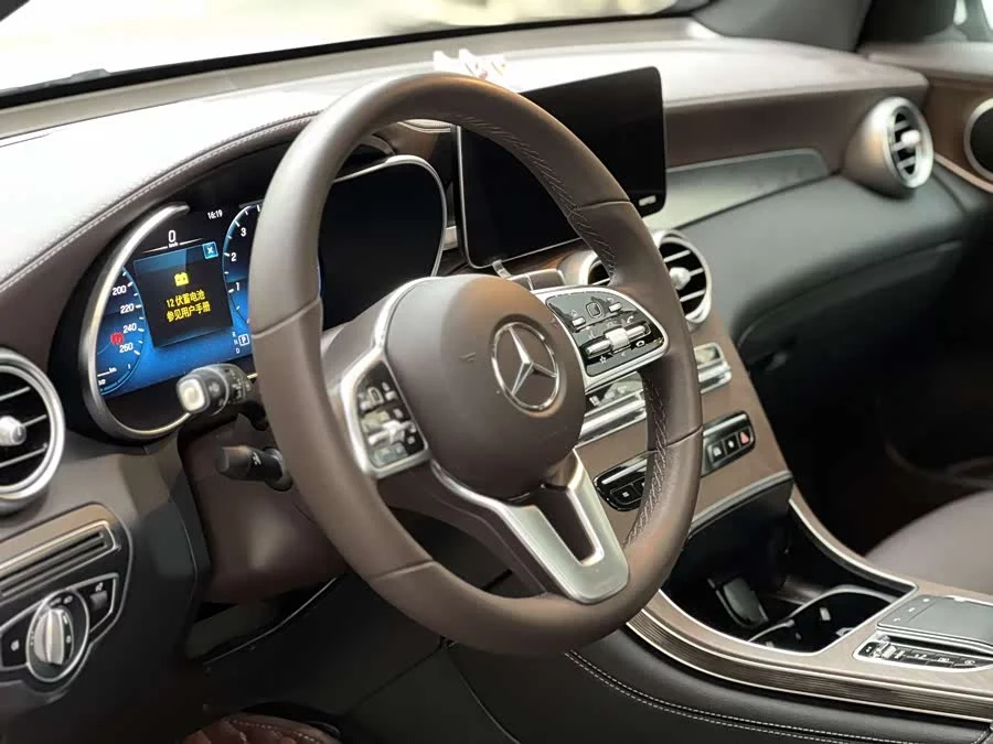 Mercedes Benz GLC