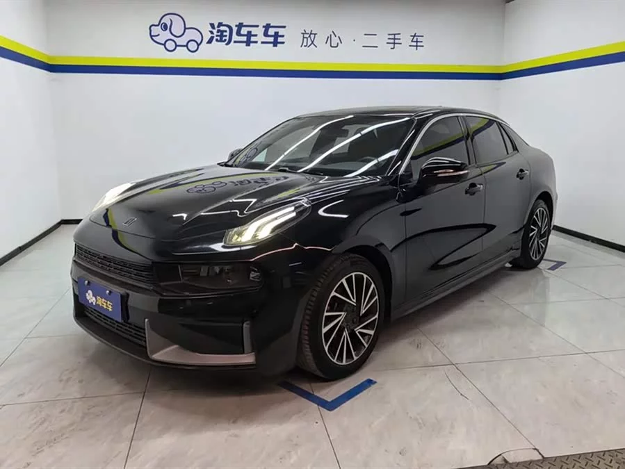 Lynk & Co 03