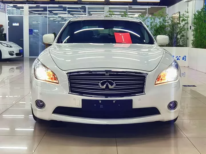 Infiniti M Series