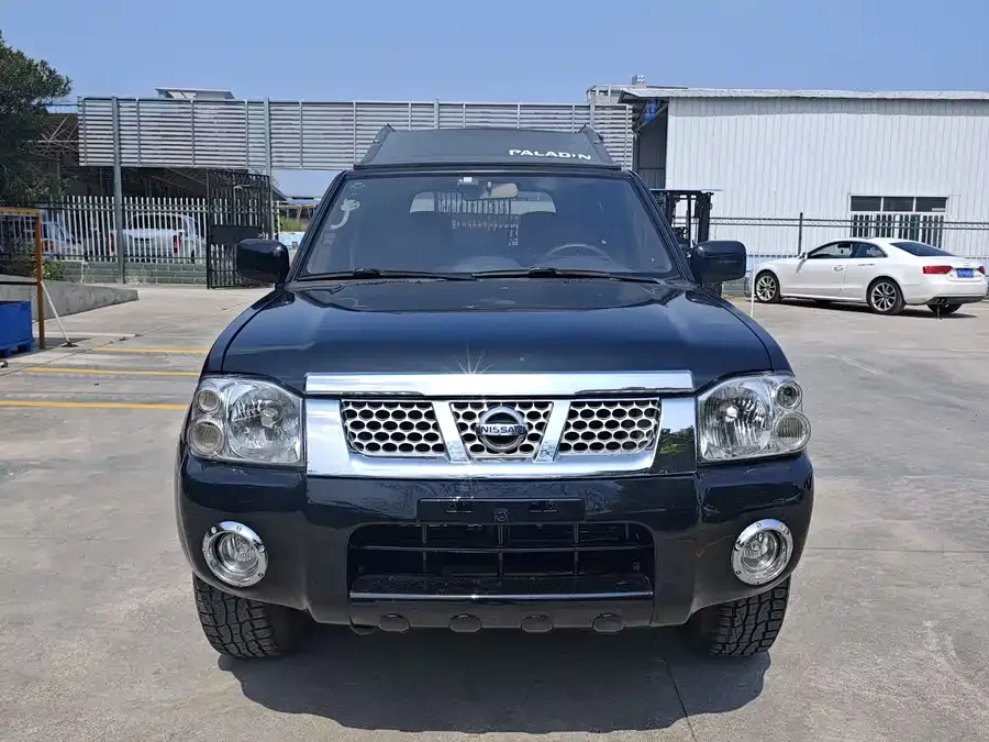 Nissan Paladin
