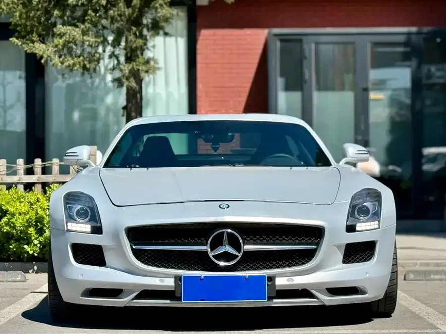 Mercedes Benz SLS-Class AMG