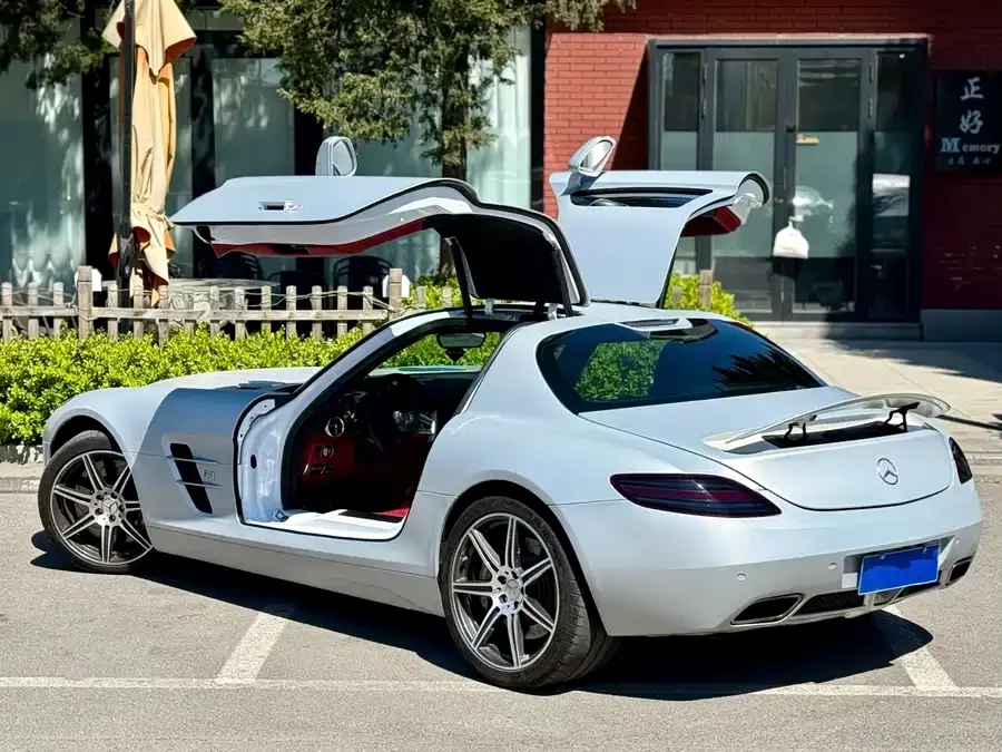 Mercedes Benz SLS-Class AMG