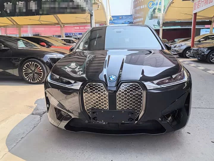 BMW iX
