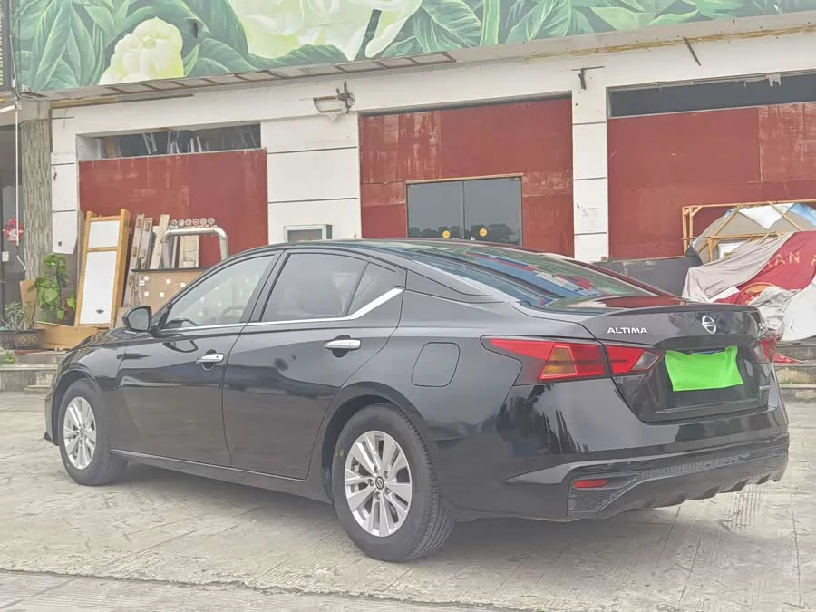 Nissan Teana