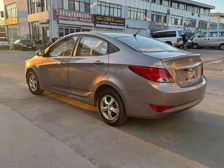Hyundai Rena