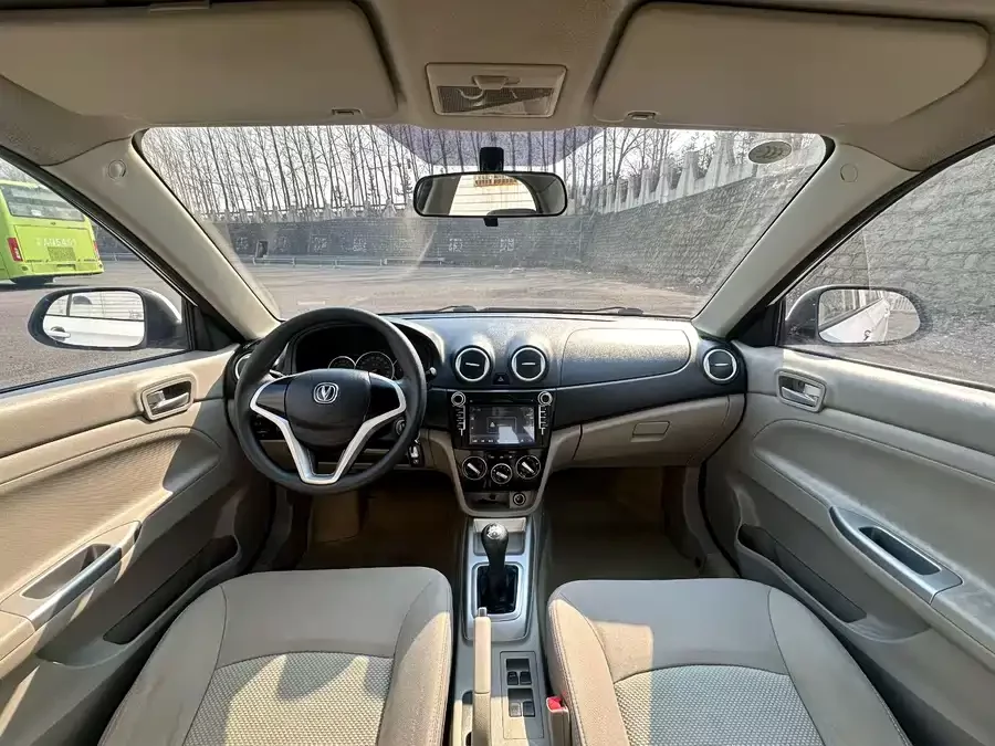 Changan Yuexiang V3