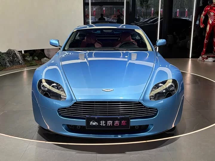 Aston Martin V8 Vantage