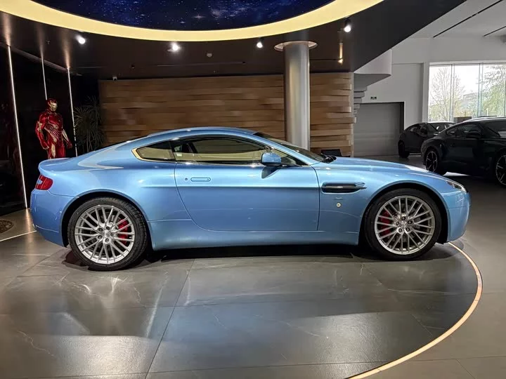 Aston Martin V8 Vantage