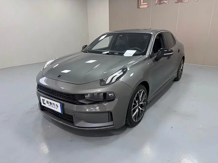 Lynk & Co 03
