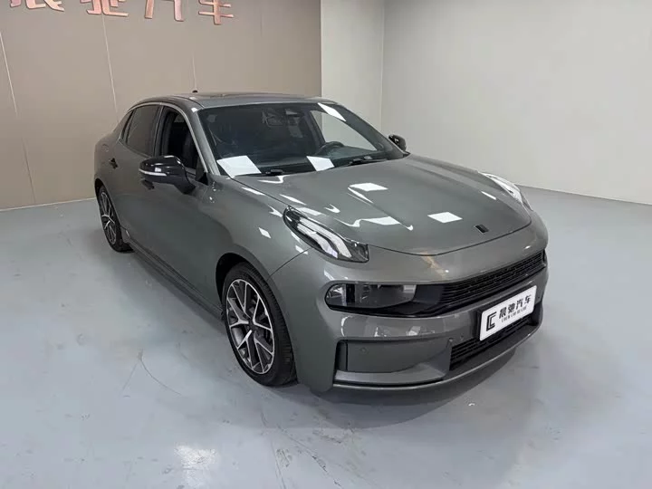 Lynk & Co 03