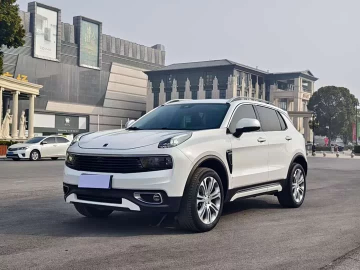 Lynk & Co 01