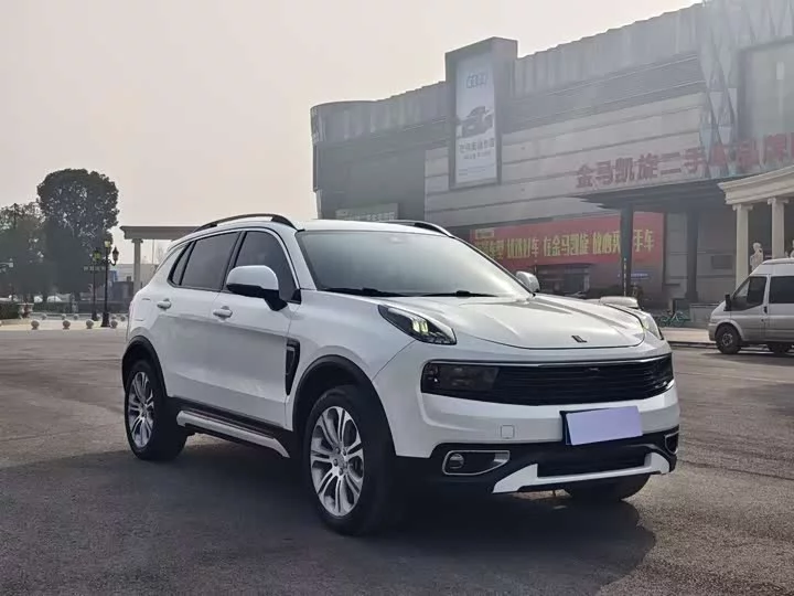 Lynk & Co 01