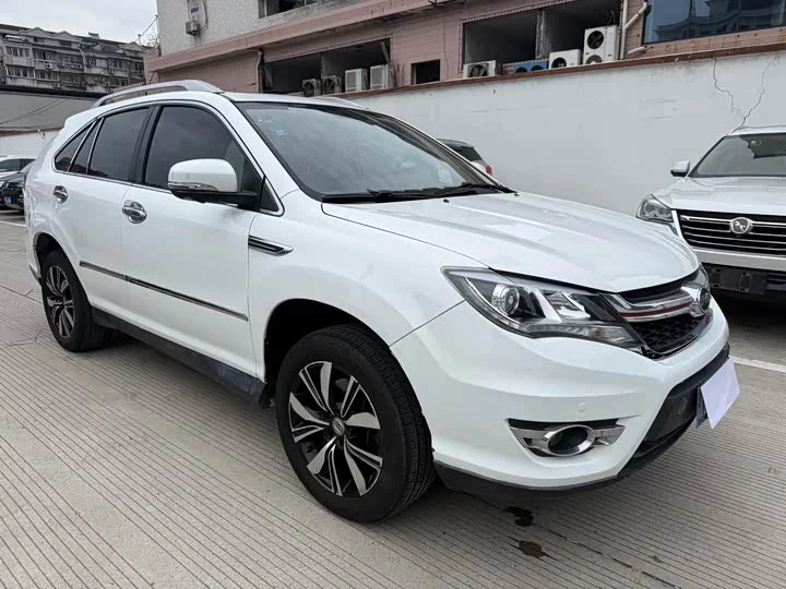 BYD S7
