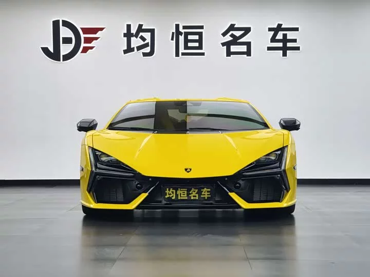 Lamborghini Revuelto