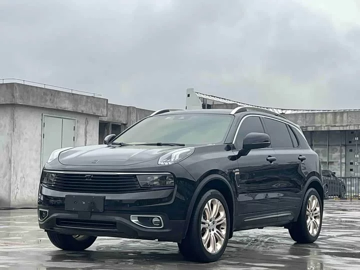 Lynk & Co 01