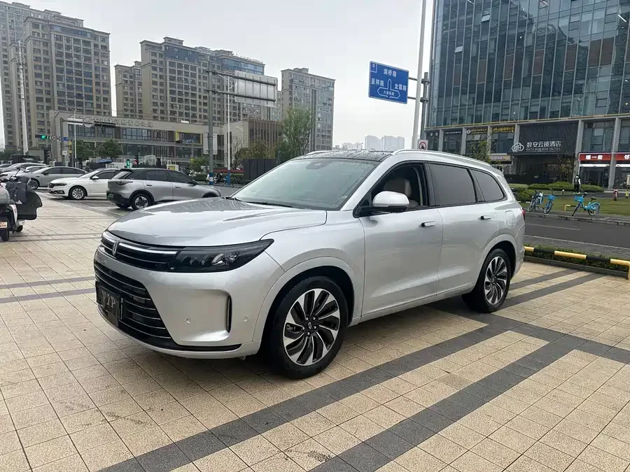 AITO Wenjie M7