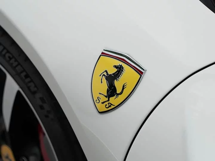 ferrari SF90