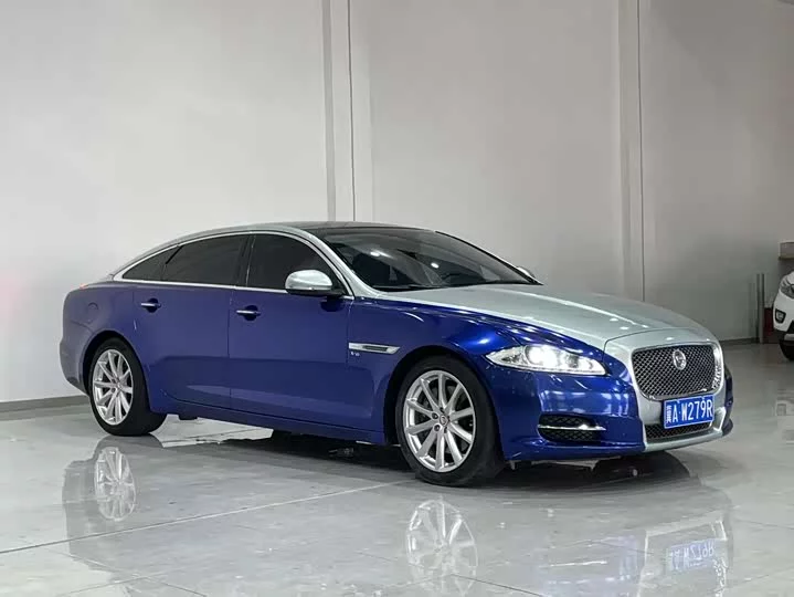 Jaguar XJ