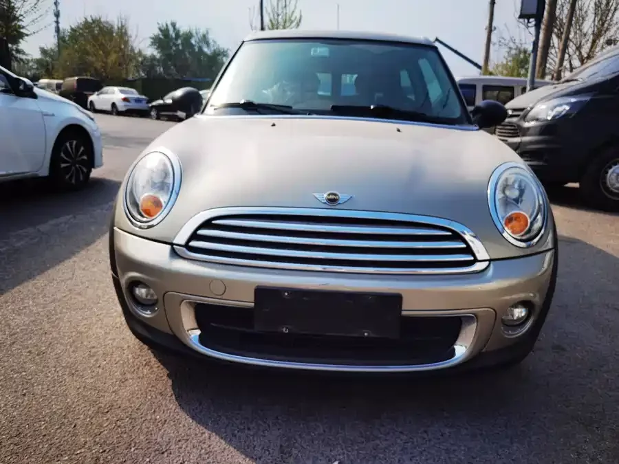 MINI CLUBMAN