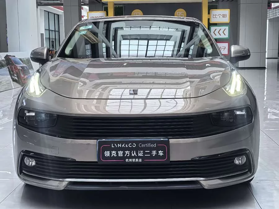 Lynk & Co 03