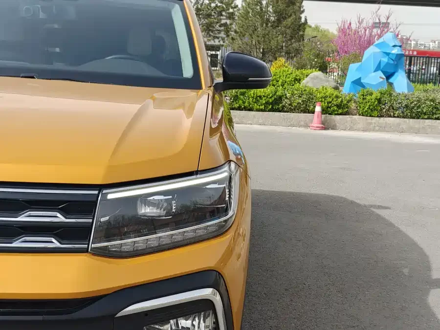 Volkswagen T-Cross (Tukai)