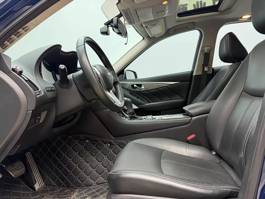 Infiniti Q50L