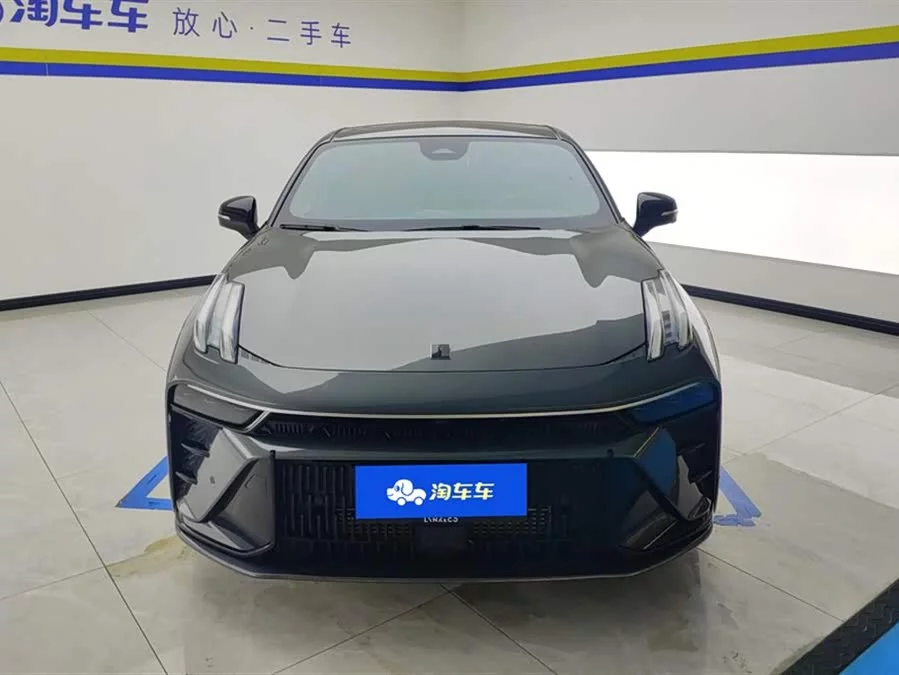 Lynk & Co 03