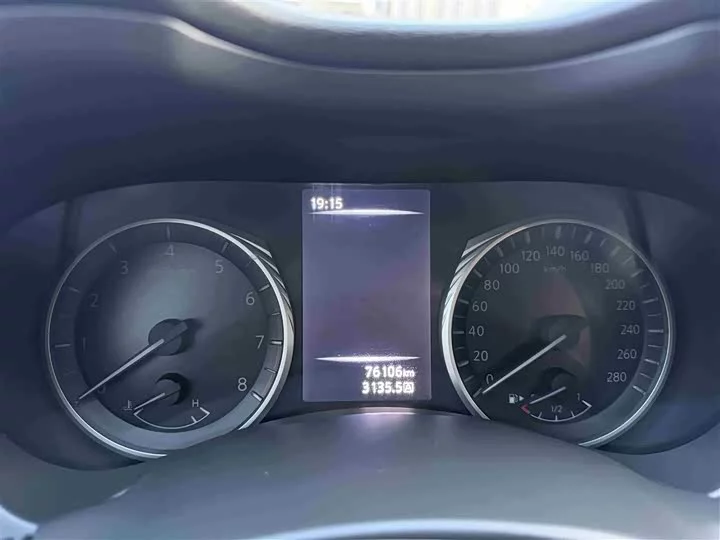 Infiniti Q50L