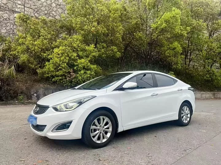 Hyundai Elantra