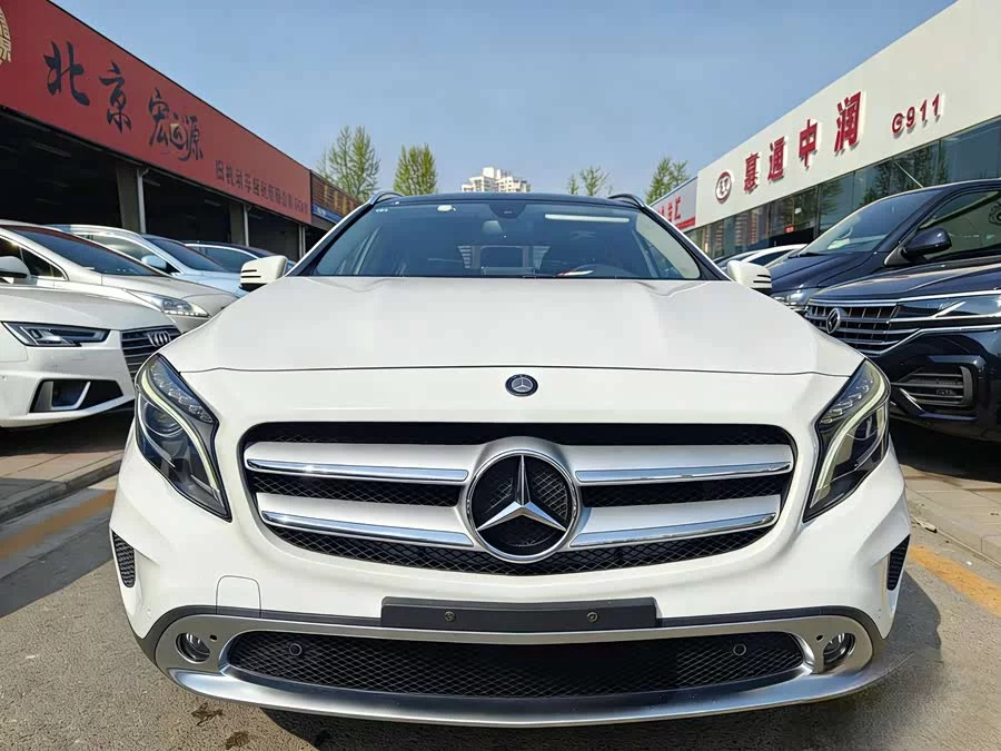 Mercedes Benz GLA