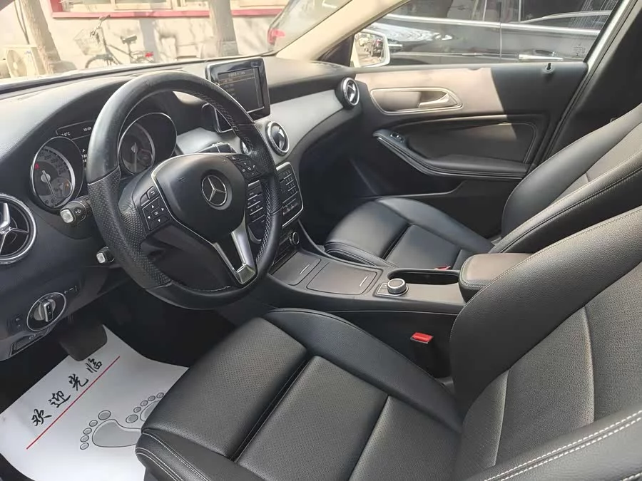 Mercedes Benz GLA